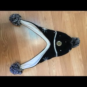 New with tags Boston bruins winter hat.